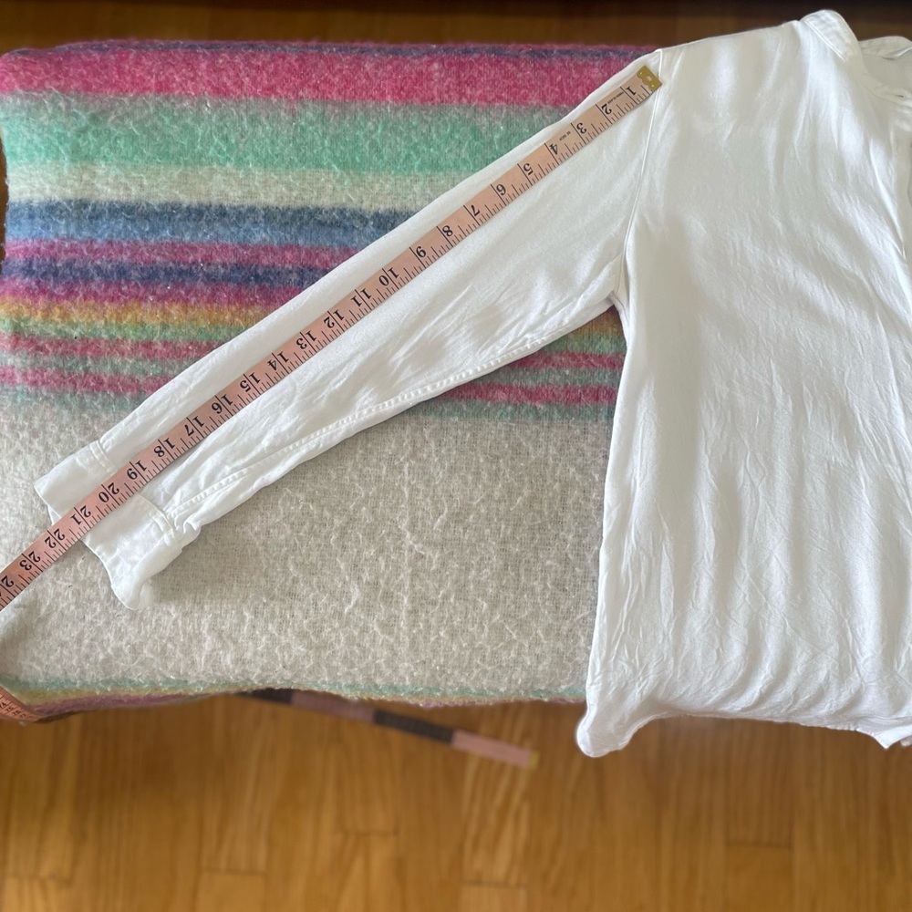 Uniqlo Relaxed Top - Picture 7 of 11